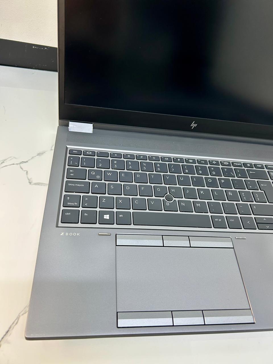 HP ZBook Fury 15 Xeon NVIDIA Quadro T2000 4 GB - Imagen 2