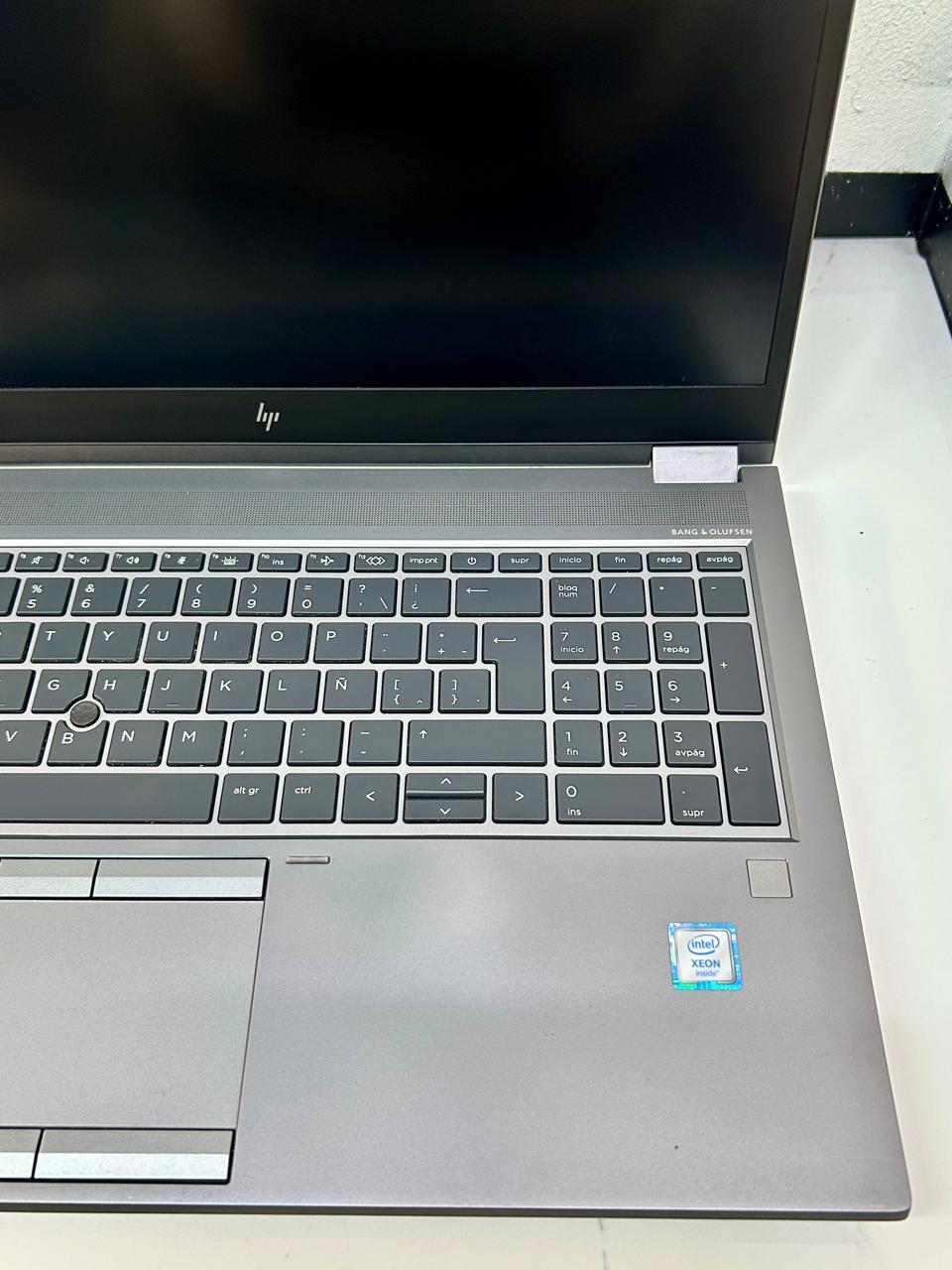 HP ZBook Fury 15 Xeon NVIDIA Quadro T2000 4 GB - Imagen 3