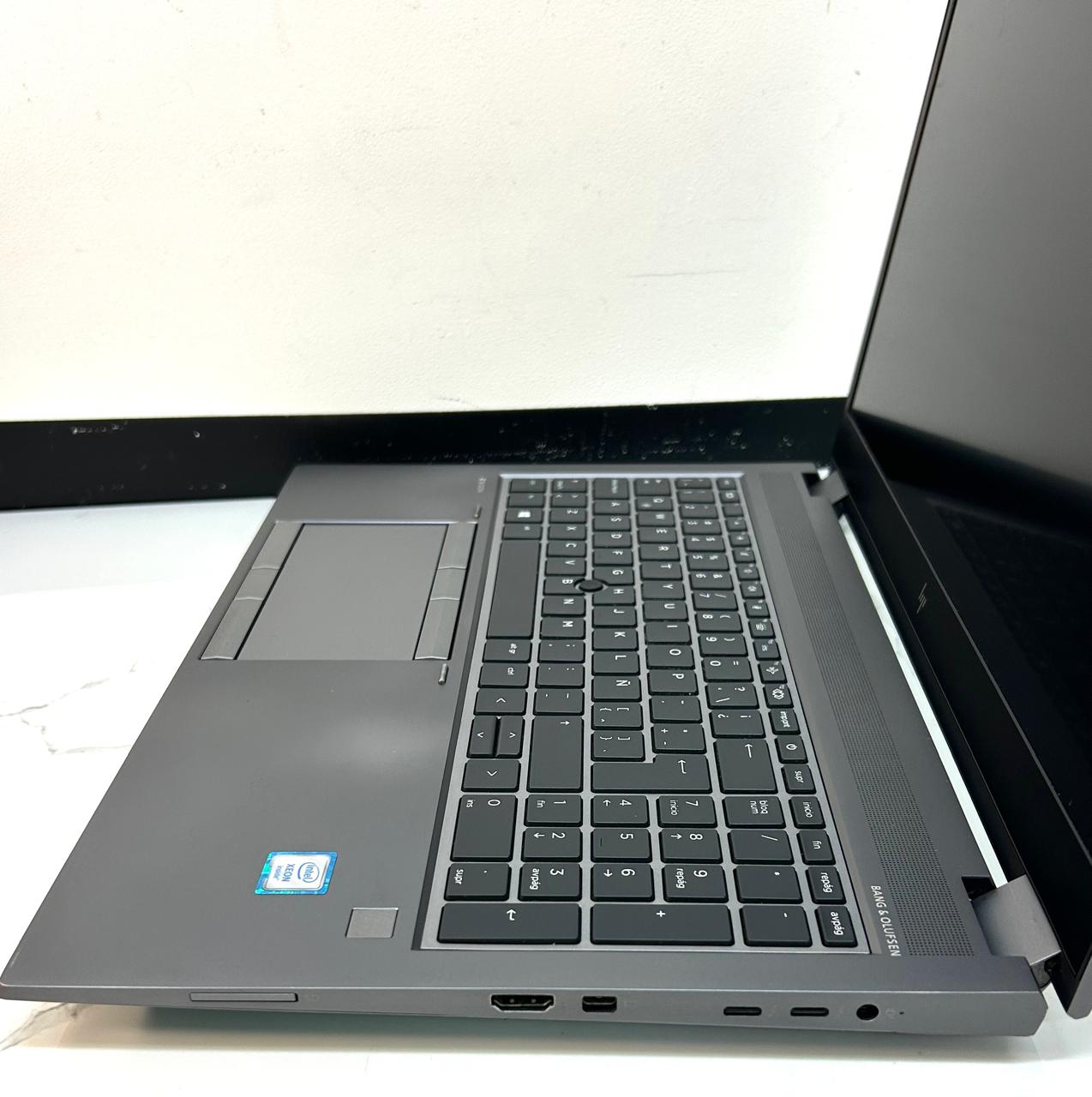 HP ZBook Fury 15 Xeon NVIDIA Quadro T2000 4 GB - Imagen 4