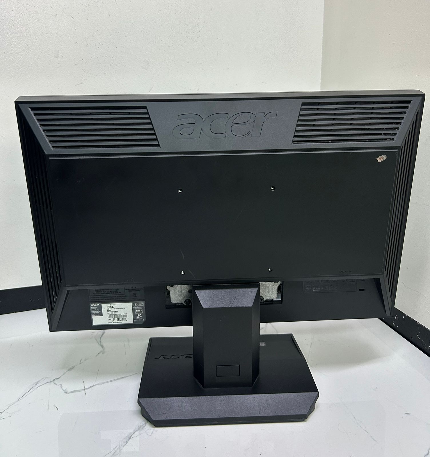 Monitor Acer V193W 19" HD - Imagen 3