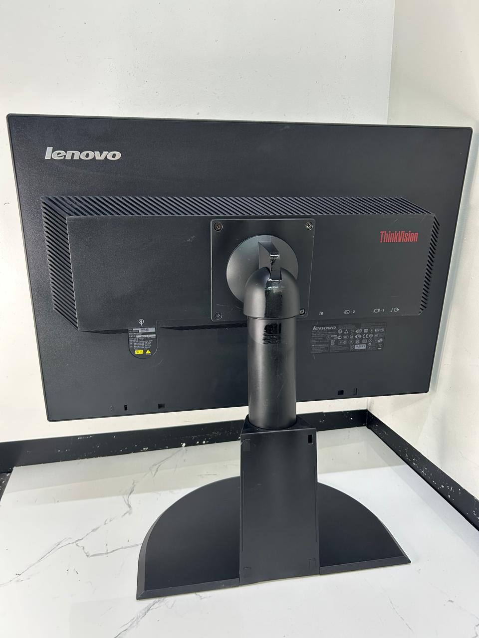 Monitor Lenovo LT2252P 22" HD - Imagen 2