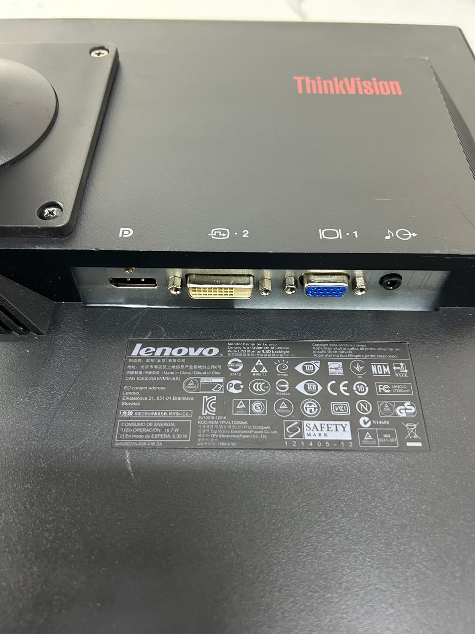 Monitor Lenovo LT2252P 22" HD - Imagen 4