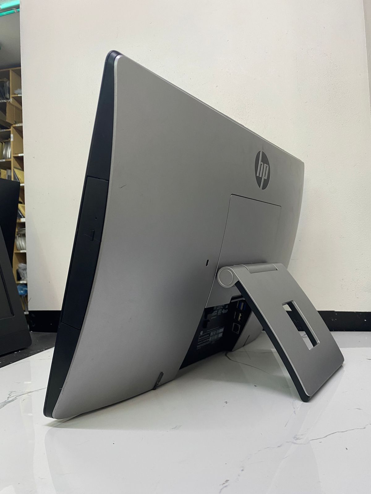 AIO HP ProOne 400 G2 Core i3 6ta Generación - Imagen 2