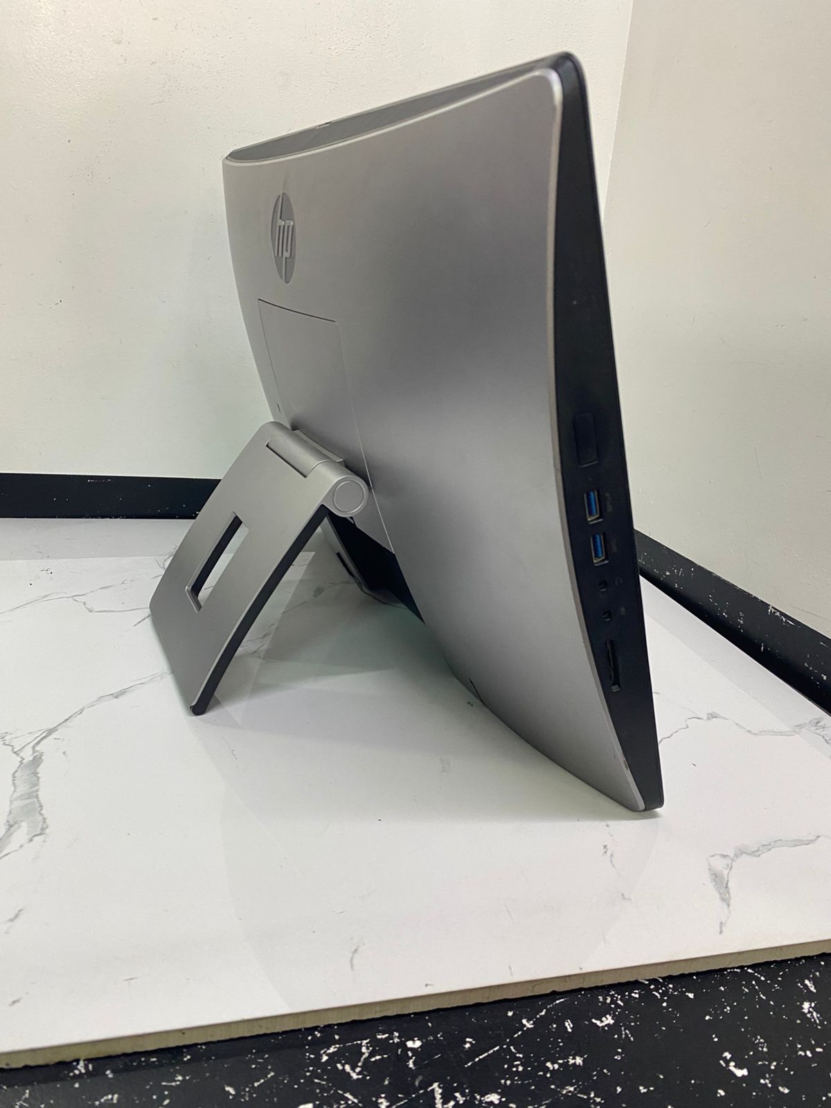 AIO HP ProOne 400 G2 Core i3 6ta Generación - Imagen 3
