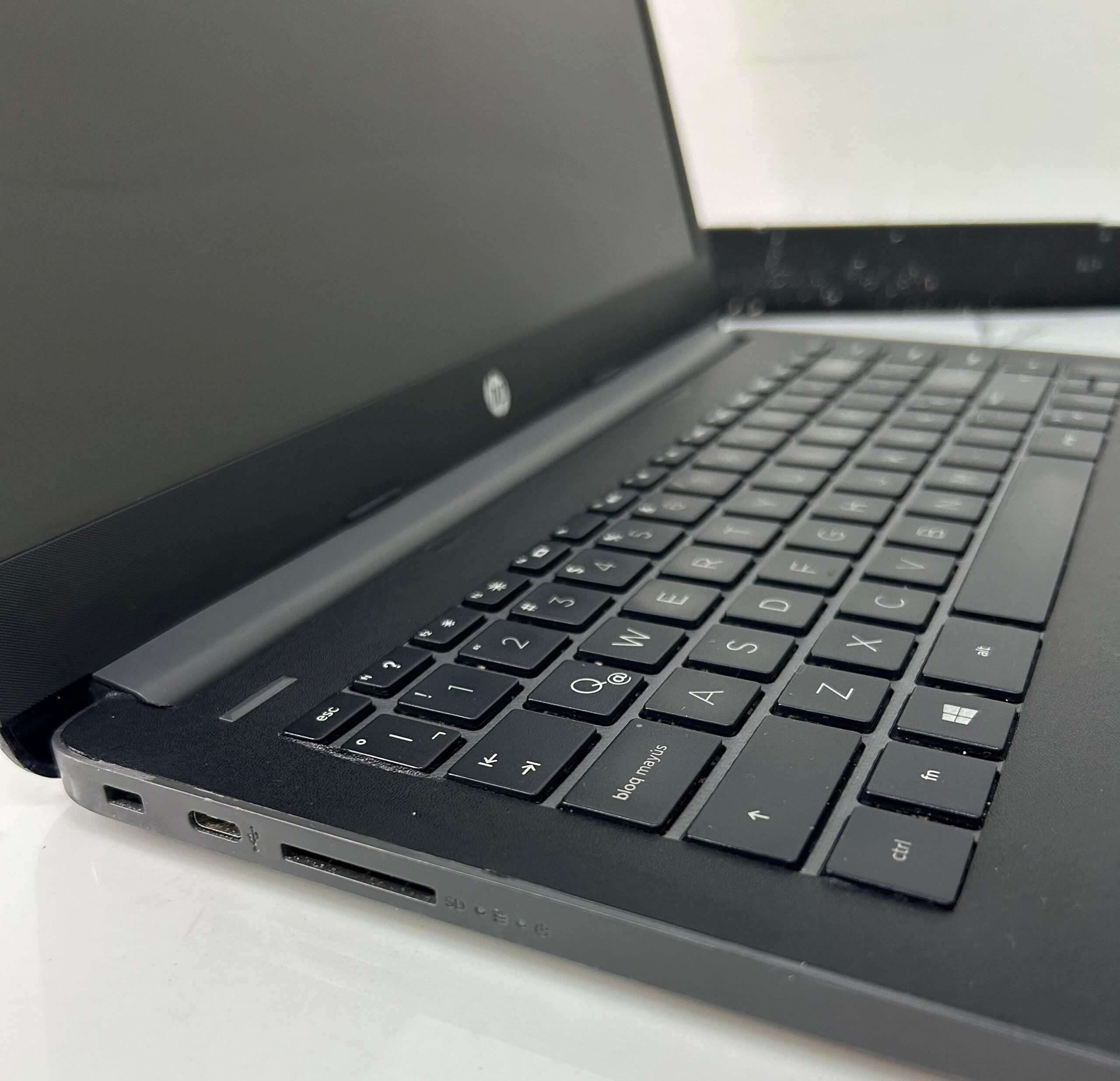 HP 240 G8 Core i5 11ª generación - Imagen 4